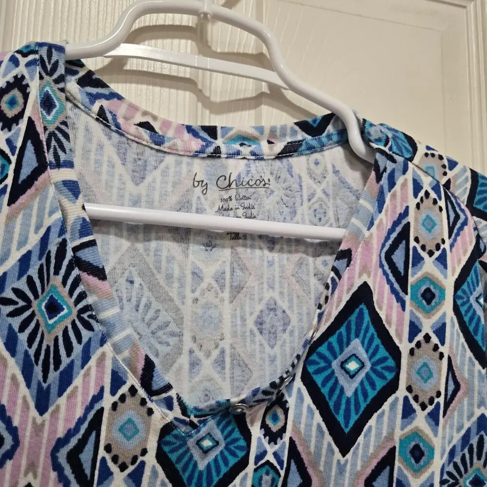 Chicos Geometric Print Top Size 2 Large Blue V Neck Cotton